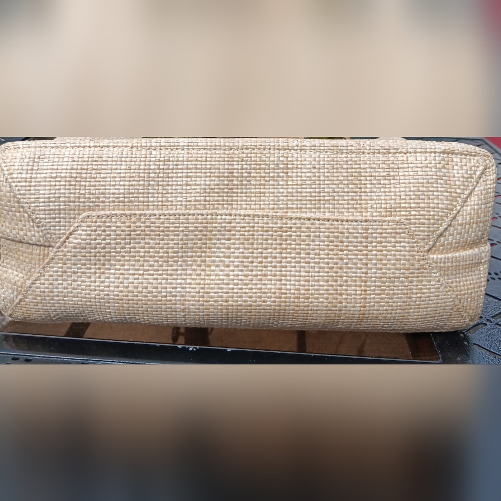 π Prada Raffia Beach Tote β±οΈ - Picture 5 of 14